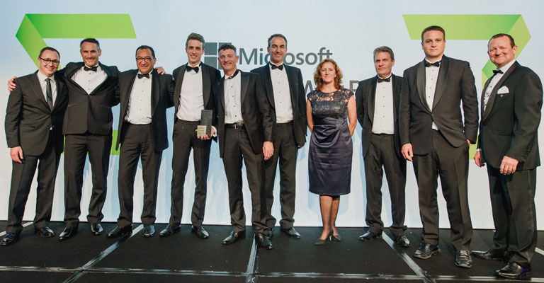 L-R: Philip Goldie (Microsoft), Travis Barker (Stellar), Tauha Te Kani (Stand), Rob Gordon (Stellar), Nicholas Glanfield (Stellar), John McDermott (Stellar), Veronica Bennett (Stand), Grant Broadbent (Stellar), Chris du Toit (Stellar, Barrie Sheers (Microsoft). Photo: Microsoft NZ